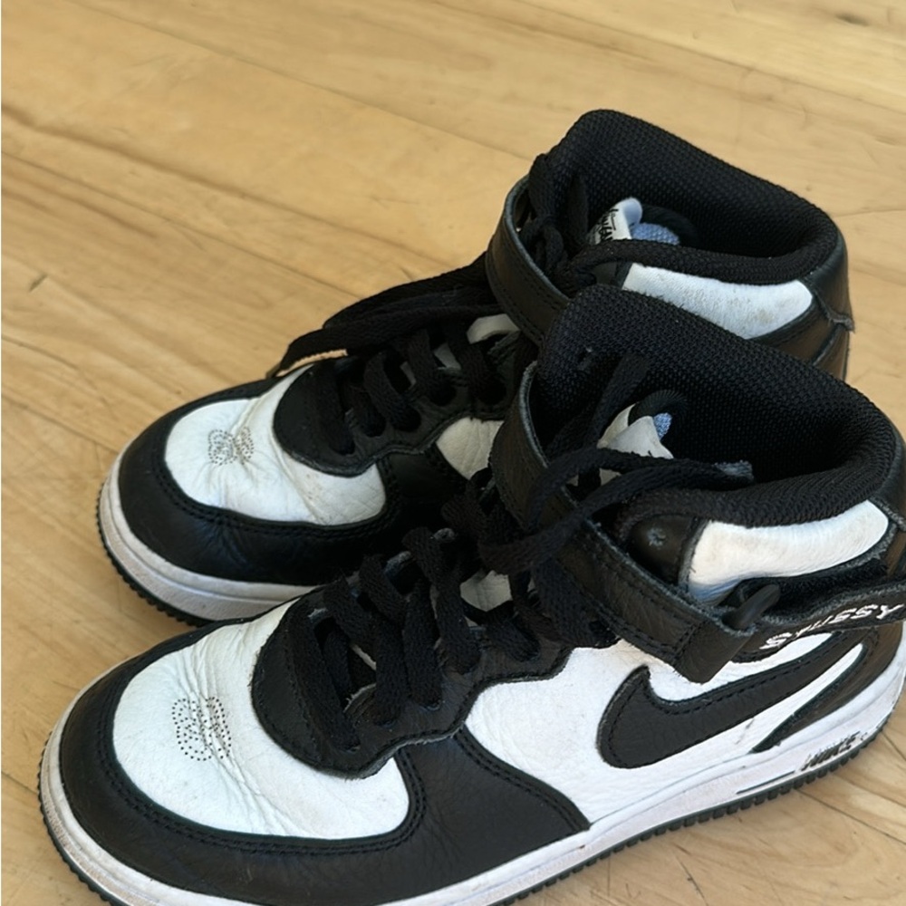 Nike Black and White Kids Sneakers